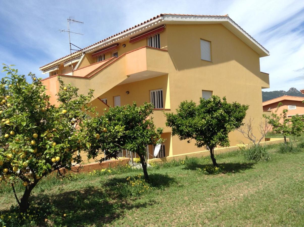 Lemon Apartments Villasimius Eksteriør bilde