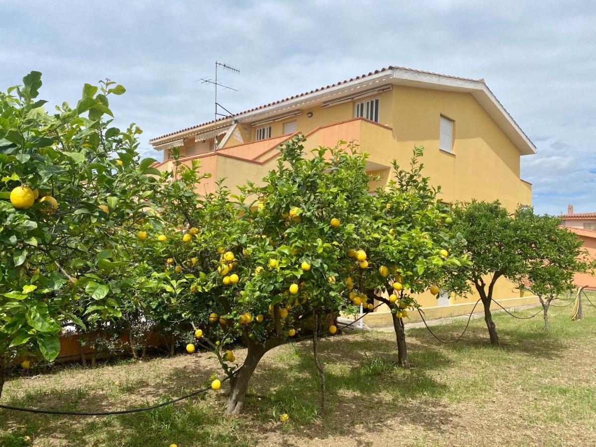 Lemon Apartments Villasimius Eksteriør bilde